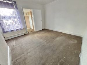Bedroom- click for photo gallery